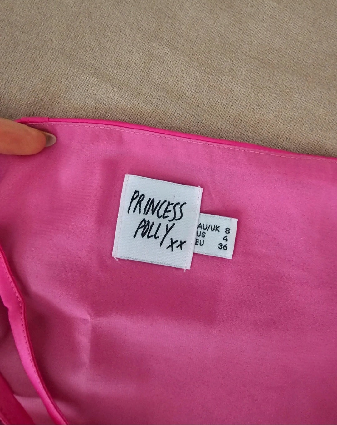 Robe courte satinée - Taille 36